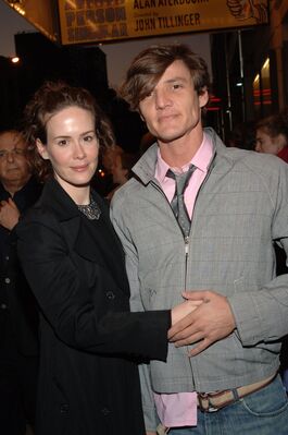 10182005_-_Opening_Of_Absurd_Person_Singular_-_Arrivals_004.jpg