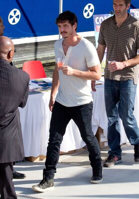 07232014_-_Celebrity_Sightings_At_Comic-Con_International_2014_004.jpg