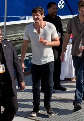 07232014_-_Celebrity_Sightings_At_Comic-Con_International_2014_006.jpg