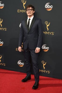 09182016_-_68th_Annual_Primetime_Emmy_Awards_-_Arrivals_011.jpg