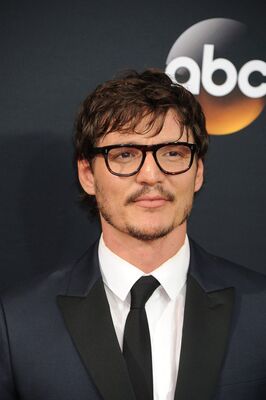 09182016_-_68th_Annual_Primetime_Emmy_Awards_-_Arrivals_012.jpg