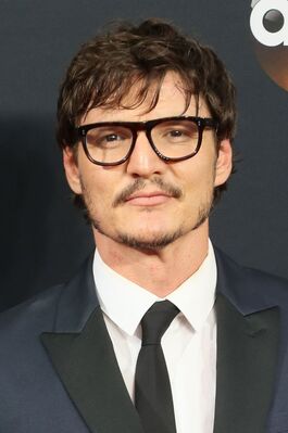 09182016_-_68th_Annual_Primetime_Emmy_Awards_-_Arrivals_021.jpg