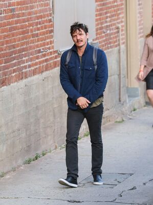02152017_-_Celebrity_Sightings_In_Los_Angeles_003.jpg