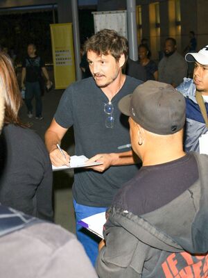 08022019_-_Celebrity_Sightings_In_Los_Angeles_005.jpg