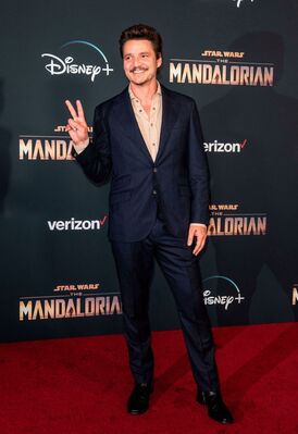 11142019_-_Premiere_Of_DisneyPluses_The_Mandalorian_-_Arrivals_004.jpg