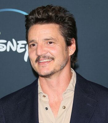 11142019_-_Premiere_Of_DisneyPluses_The_Mandalorian_-_Arrivals_010.jpg