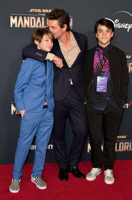 11142019_-_Premiere_Of_DisneyPluses_The_Mandalorian_-_Arrivals_023.jpg