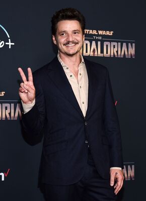 11142019_-_Premiere_Of_DisneyPluses_The_Mandalorian_-_Arrivals_039.jpg