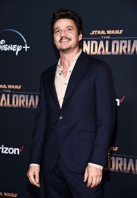 11142019_-_Premiere_Of_DisneyPluses_The_Mandalorian_-_Arrivals_048.jpg