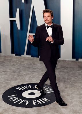 02092020_-_2020_Vanity_Fair_Oscar_Party_Hosted_By_Radhika_Jones_-_Roaming_Arrivals_027.jpg