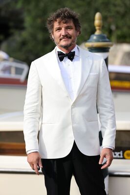 09022022_-_79_Venice_Film_Festival_2022_-_Red_Carpet_Day4_006.jpg