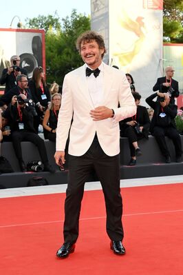 09022022_-_79_Venice_Film_Festival_2022_-_Red_Carpet_Day4_008.jpg