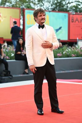 09022022_-_79_Venice_Film_Festival_2022_-_Red_Carpet_Day4_009.jpg