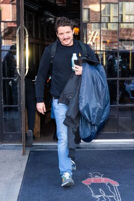 02022023_-_Celebrity_Sightings_In_New_York_City_005.jpg