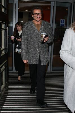 02232023_-_Celebrity_Sightings_In_London_001.jpg