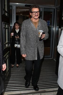 02232023_-_Celebrity_Sightings_In_London_002.jpg