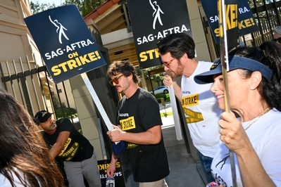 09232023_-_Actors_Continue_To_Strike_As_Writers_Deal_With_Studios_Nears_Completion_003.jpg