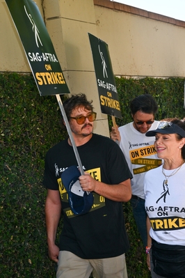 09232023_-_Actors_Continue_To_Strike_As_Writers_Deal_With_Studios_Nears_Completion_006.jpg