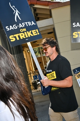 09232023_-_Actors_Continue_To_Strike_As_Writers_Deal_With_Studios_Nears_Completion_009.jpg