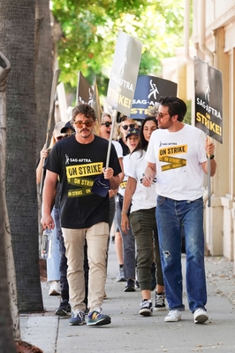 09232023_-_Actors_Continue_To_Strike_As_Writers_Deal_With_Studios_Nears_Completion_014.jpg