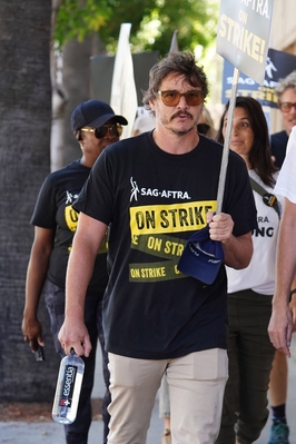 09232023_-_Actors_Continue_To_Strike_As_Writers_Deal_With_Studios_Nears_Completion_022.jpg