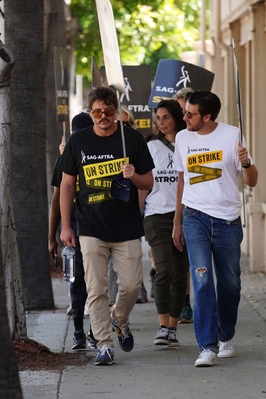 09232023_-_Actors_Continue_To_Strike_As_Writers_Deal_With_Studios_Nears_Completion_025.jpg