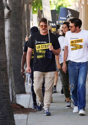 09232023_-_Actors_Continue_To_Strike_As_Writers_Deal_With_Studios_Nears_Completion_034.jpg