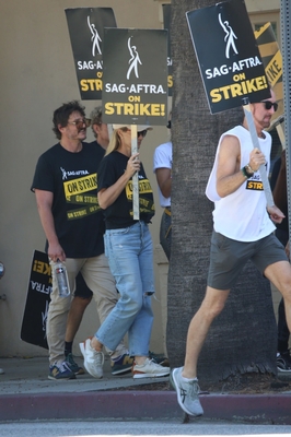 09232023_-_Actors_Continue_To_Strike_As_Writers_Deal_With_Studios_Nears_Completion_054.jpg