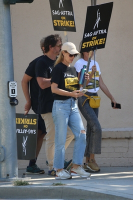 09232023_-_Actors_Continue_To_Strike_As_Writers_Deal_With_Studios_Nears_Completion_058.jpg