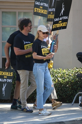 09232023_-_Actors_Continue_To_Strike_As_Writers_Deal_With_Studios_Nears_Completion_059.jpg