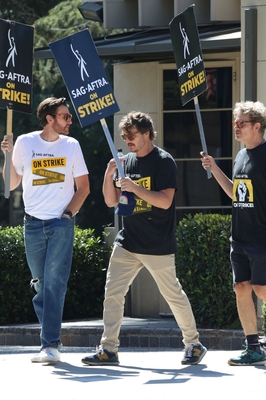 09232023_-_Actors_Continue_To_Strike_As_Writers_Deal_With_Studios_Nears_Completion_062.jpg