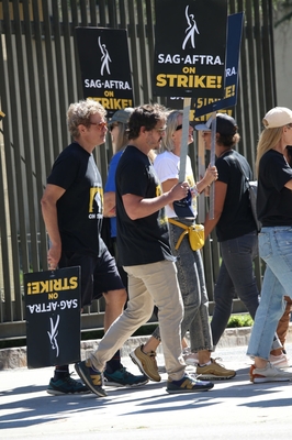 09232023_-_Actors_Continue_To_Strike_As_Writers_Deal_With_Studios_Nears_Completion_072.jpg