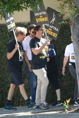 09232023_-_Actors_Continue_To_Strike_As_Writers_Deal_With_Studios_Nears_Completion_073.jpg