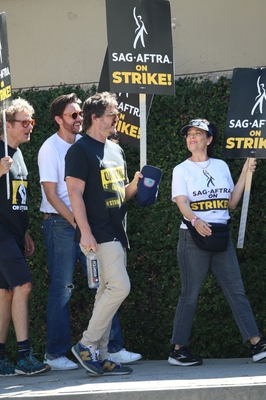 09232023_-_Actors_Continue_To_Strike_As_Writers_Deal_With_Studios_Nears_Completion_075.jpg