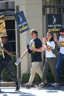 09232023_-_Actors_Continue_To_Strike_As_Writers_Deal_With_Studios_Nears_Completion_080.jpg