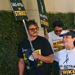 09232023_-_Actors_Continue_To_Strike_As_Writers_Deal_With_Studios_Nears_Completion_006.jpg