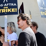 09232023_-_Actors_Continue_To_Strike_As_Writers_Deal_With_Studios_Nears_Completion_032.jpg