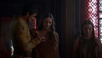 GAME_OF_THRONES_-_E4X01_TWO_SWORDS_077.jpg