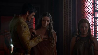 GAME_OF_THRONES_-_E4X01_TWO_SWORDS_078.jpg