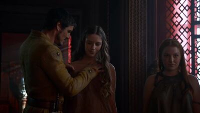 GAME_OF_THRONES_-_E4X01_TWO_SWORDS_079.jpg
