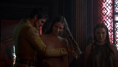 GAME_OF_THRONES_-_E4X01_TWO_SWORDS_081.jpg