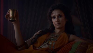 GAME_OF_THRONES_-_E4X01_TWO_SWORDS_092.jpg