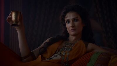 GAME_OF_THRONES_-_E4X01_TWO_SWORDS_094.jpg