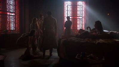 GAME_OF_THRONES_-_E4X01_TWO_SWORDS_143.jpg