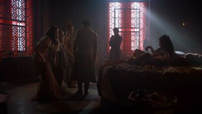 GAME_OF_THRONES_-_E4X01_TWO_SWORDS_145.jpg