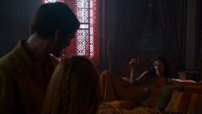 GAME_OF_THRONES_-_E4X01_TWO_SWORDS_150.jpg