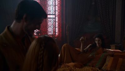 GAME_OF_THRONES_-_E4X01_TWO_SWORDS_152.jpg