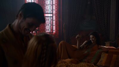 GAME_OF_THRONES_-_E4X01_TWO_SWORDS_154.jpg