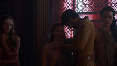 GAME_OF_THRONES_-_E4X01_TWO_SWORDS_161.jpg