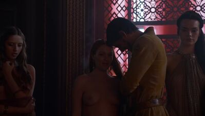 GAME_OF_THRONES_-_E4X01_TWO_SWORDS_162.jpg